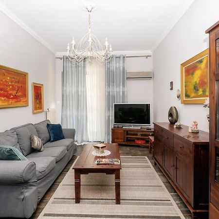 Charming & Authentic Gem - Walk To Port & Shops! Apartamento Patras Exterior foto