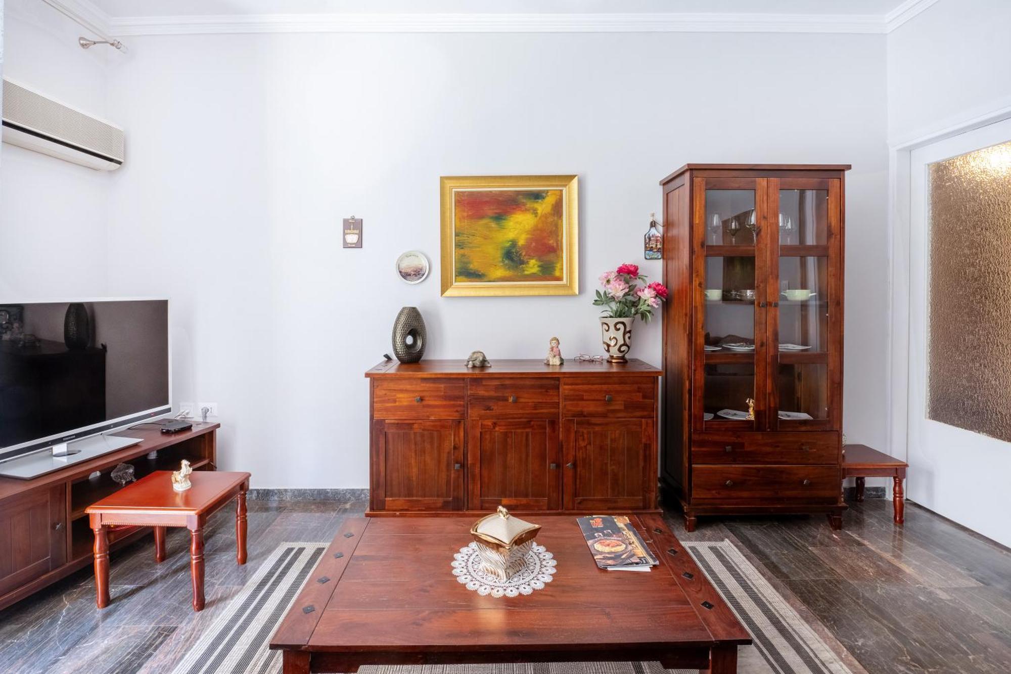 Charming & Authentic Gem - Walk To Port & Shops! Apartamento Patras Exterior foto